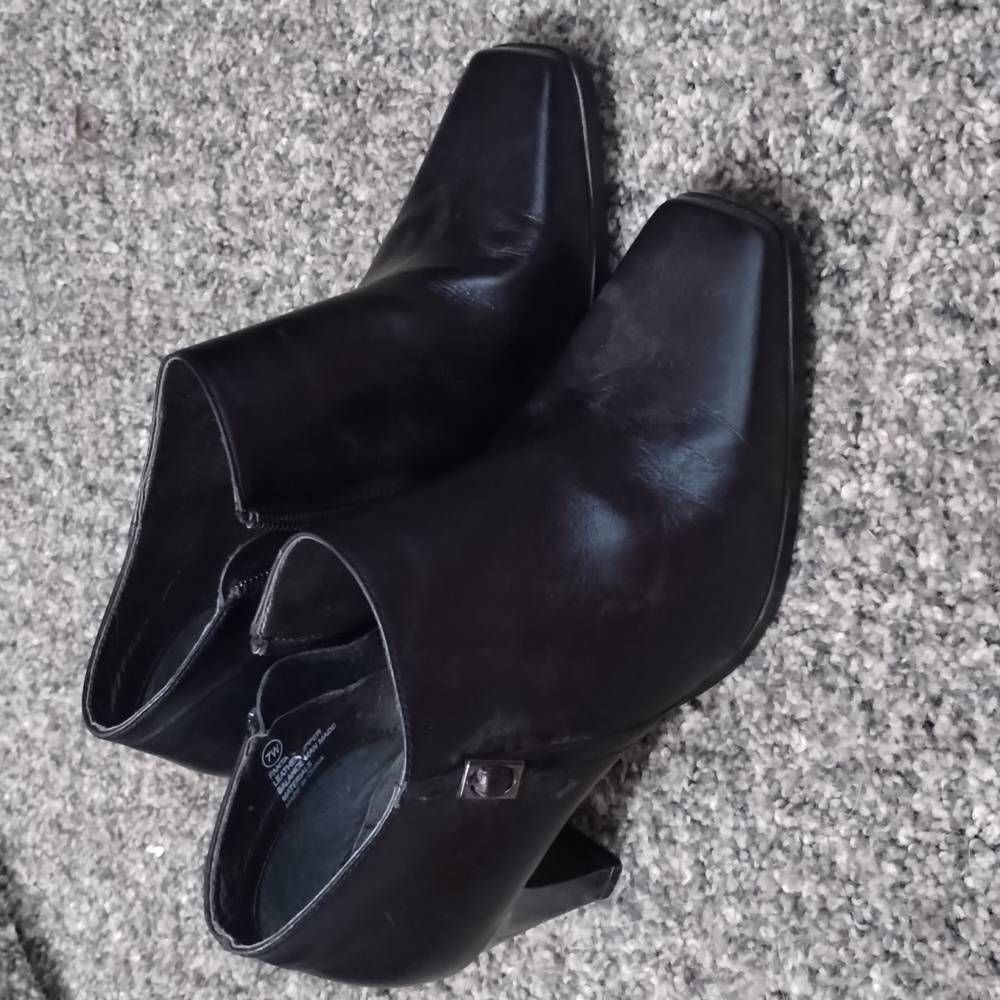 Markon booties size 7